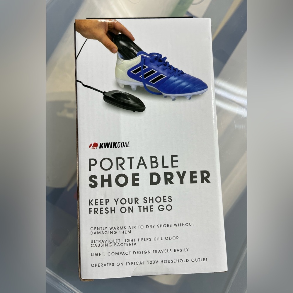 Portable shoe dryer